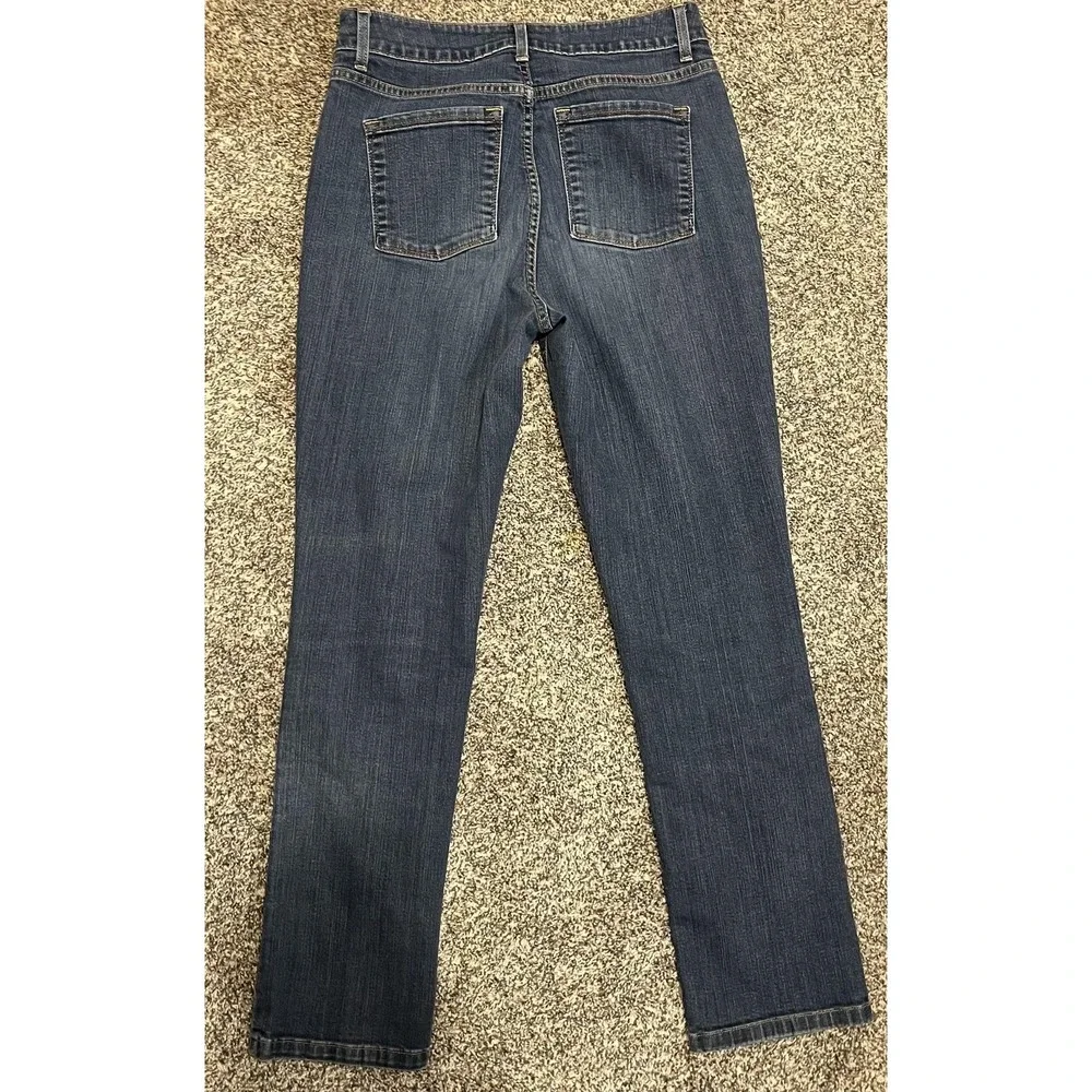 L.L. Bean Jeans Womens 8 Classic Fit Medium Wash Blue Straight‎ Stretch Denim